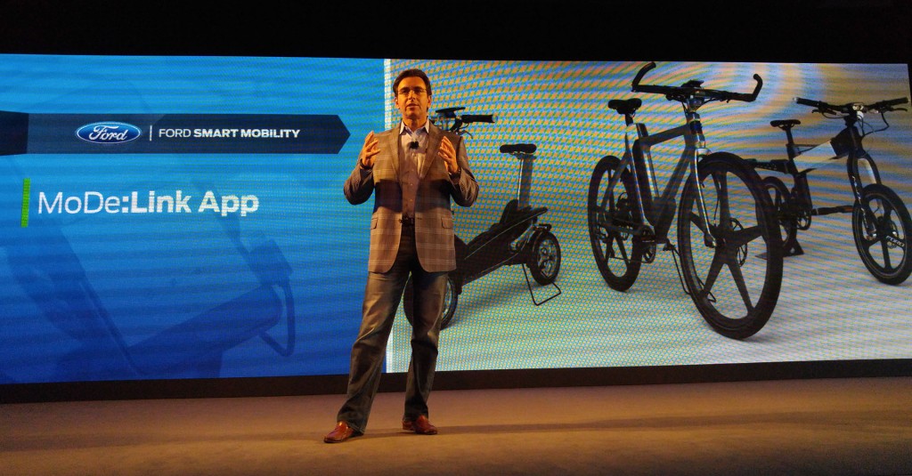 Ford CEO and President Mark Fields introducing MoDe:Flex E-Bikes with flashing handles telling you when to turn